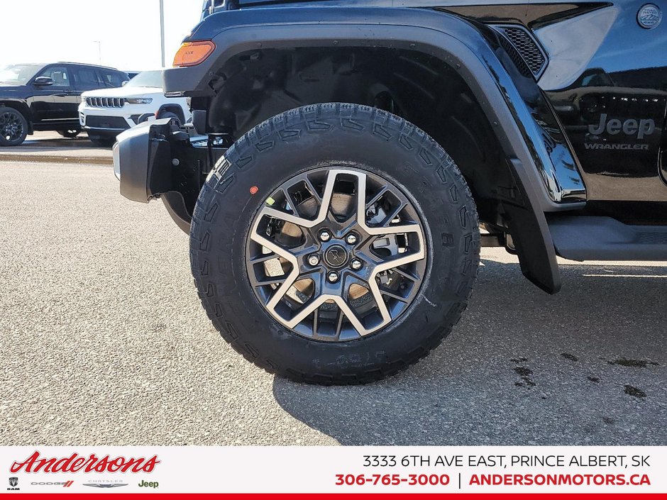2025 Jeep WRANGLER 4-Door SAHARA Adaptive Cruise Control / All-Terrain Tires