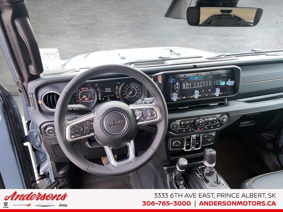 2026 Jeep Wrangler 4-Door SAHARA Heated Seats & Steering / McKinley Seats / Off-Road Camera