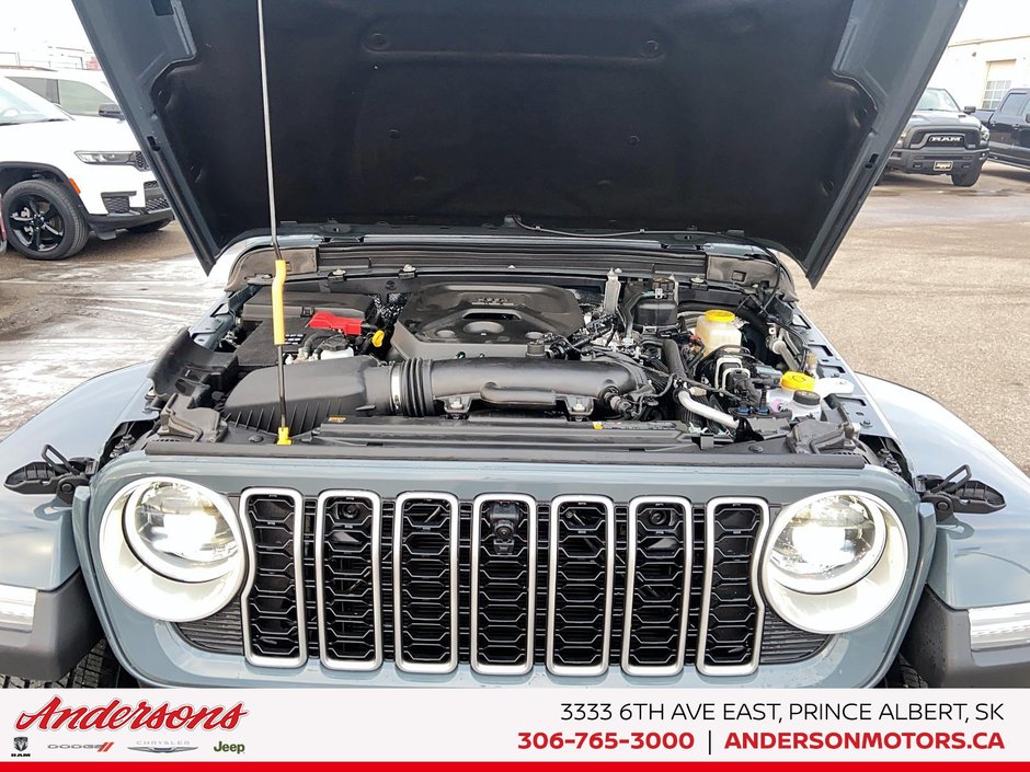 2026 Jeep Wrangler 4-Door SAHARA Heated Seats & Steering / McKinley Seats / Off-Road Camera