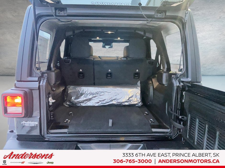 2026 Jeep Wrangler 4-Door WILLYS Xtreme 35 Tire Package / Advanced Cruise Control / Alpine Sound System