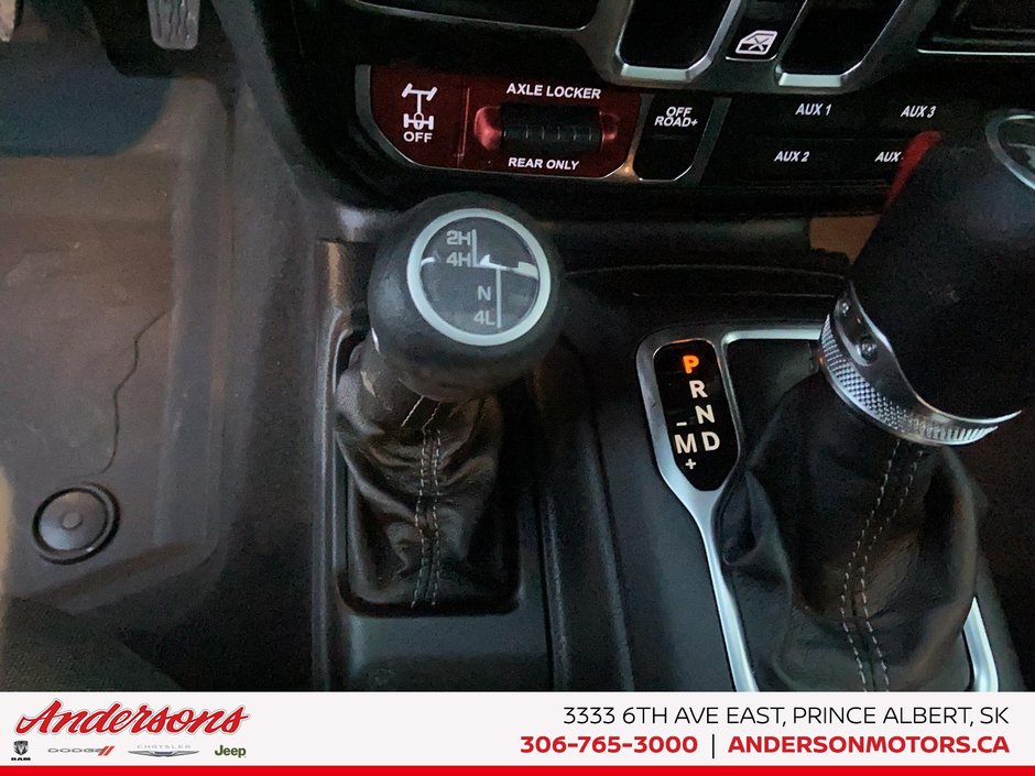 2026 Jeep Wrangler 4-Door WILLYS Heated Steering & Seats / Off-Road Package / Alpine Premium Rock Rails / Alpine Stereo