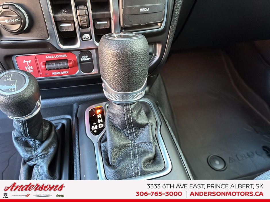 2026 Jeep Wrangler 4-Door WILLYS Heated Steering & Seats / Off-Road Package / Alpine Premium Rock Rails / Alpine Stereo