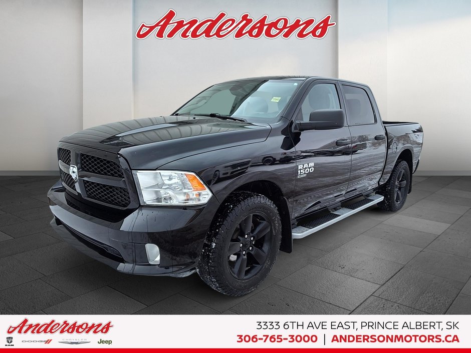 2023 Ram 1500 Classic Express 3.6L Pentastar V6 / Crew Cab / Heated Seats & Wheel / Class IV Hitch