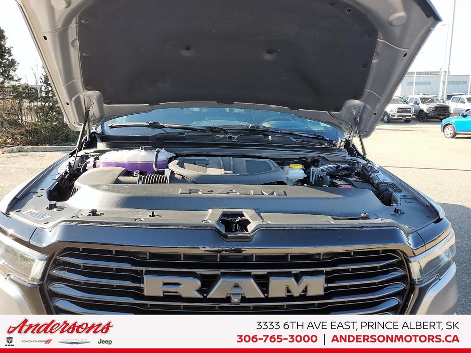2025 Ram 1500 LARAMIE Night Edition / Heads-Up Display / Sunroof