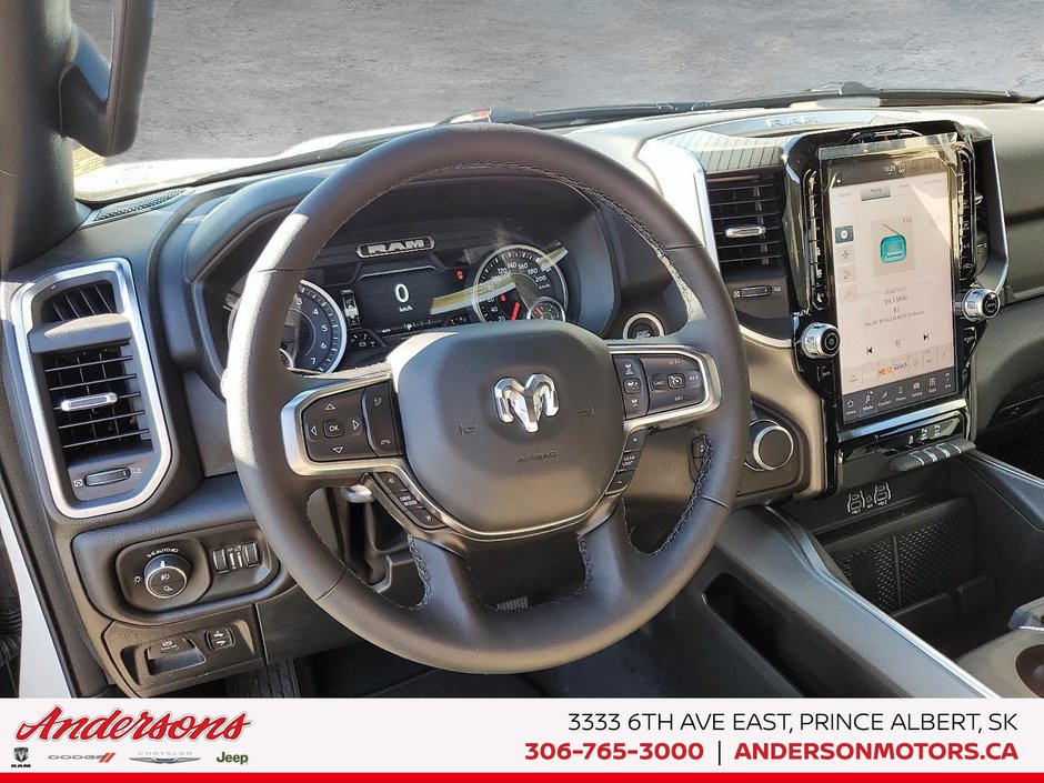 2025 Ram 1500 BIG HORN Hurricane Twin Turbo / Night Edition / 12-inch Touchscreen