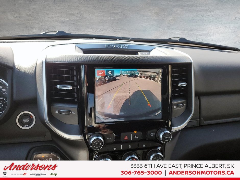 2026 Ram 1500 BIG HORN 3.0L Hurricane Twin Turbo I6 / Crew Cab / Sport Appearance Package / Heated Seats & Wheel