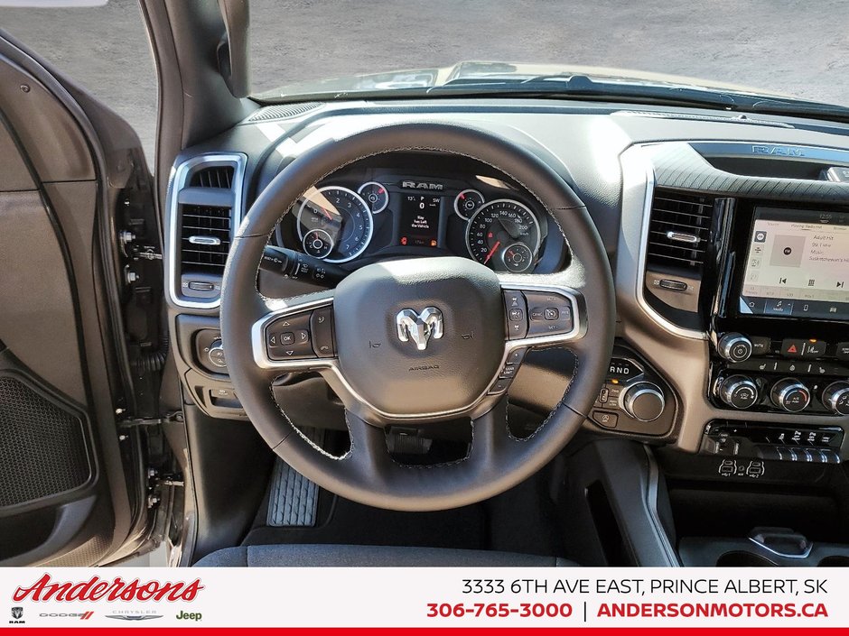 2026 Ram 1500 BIG HORN 3.0L Hurricane Twin Turbo I6 / Crew Cab / Sport Appearance Package / Heated Seats & Wheel