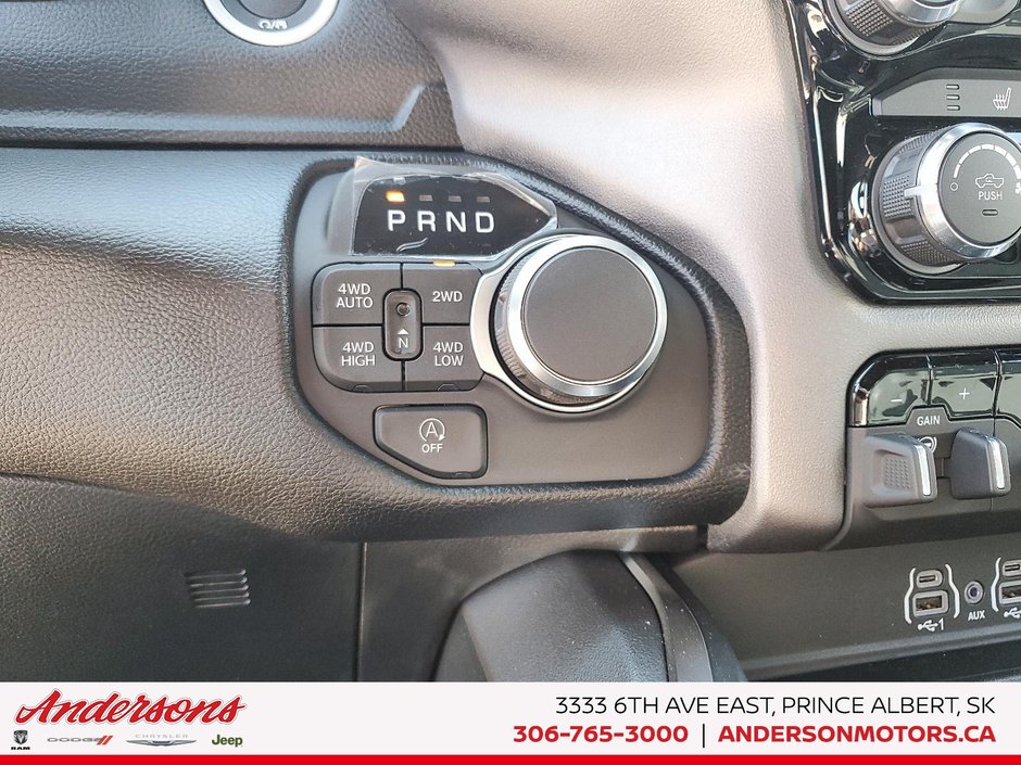 2026 Ram 1500 BIG HORN 3.0L Hurricane Twin Turbo I6 / Crew Cab / Sport Appearance Package / Heated Seats & Wheel