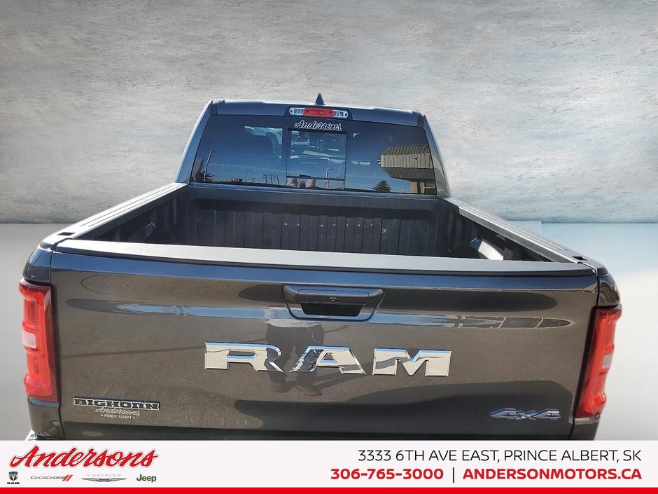 2026 Ram 1500 BIG HORN 3.0L Hurricane Twin Turbo I6 / Crew Cab / Sport Appearance Package / Heated Seats & Wheel