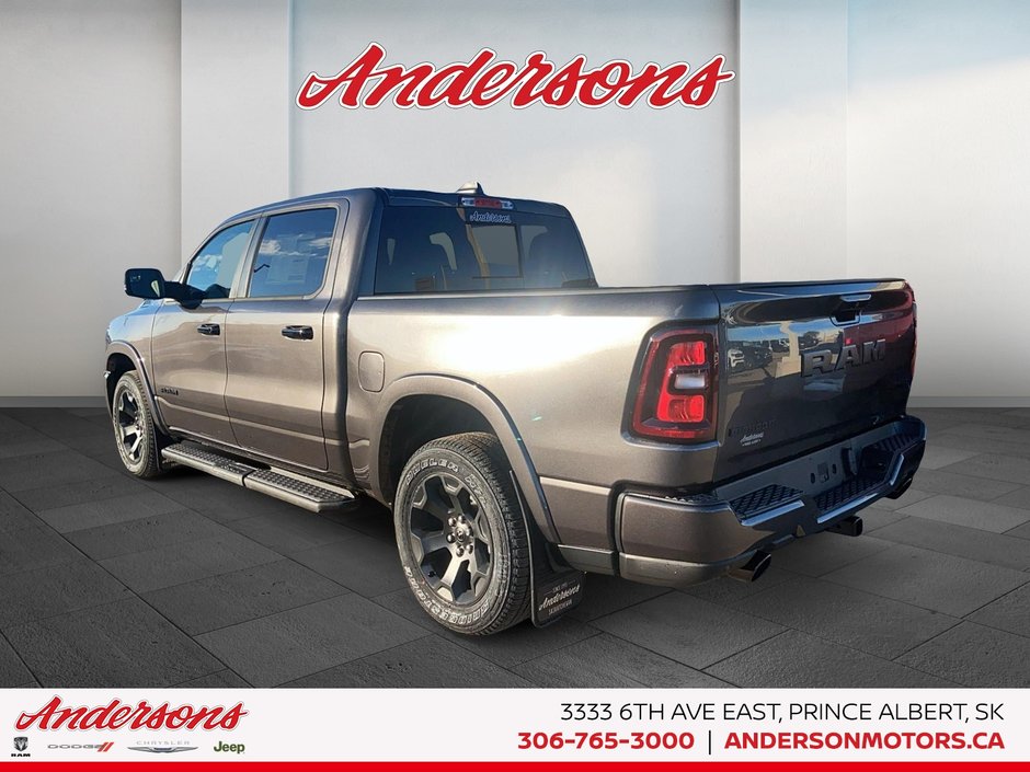 2026 Ram 1500 BIG HORN Hurricane Twin Turbo / Night Edition / 12-inch Touchscreen