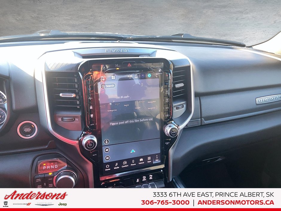 2026 Ram 1500 BIG HORN Hurricane Twin Turbo / Night Edition / 12-inch Touchscreen