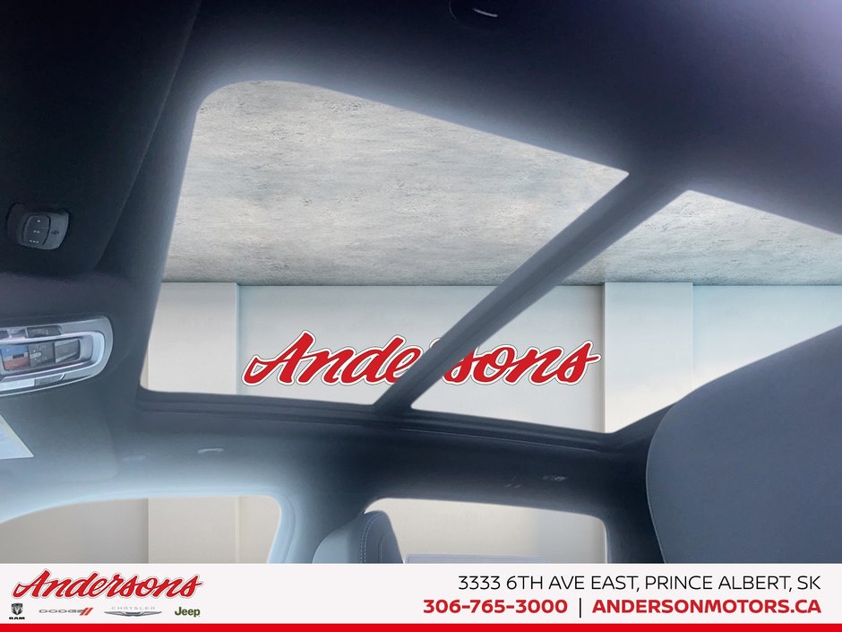 2026 Ram 1500 SPORT 3.0L Hurricane Twin Turbo I6 / Crew Cab / Panoramic Sunroof & Sport Performance Hood