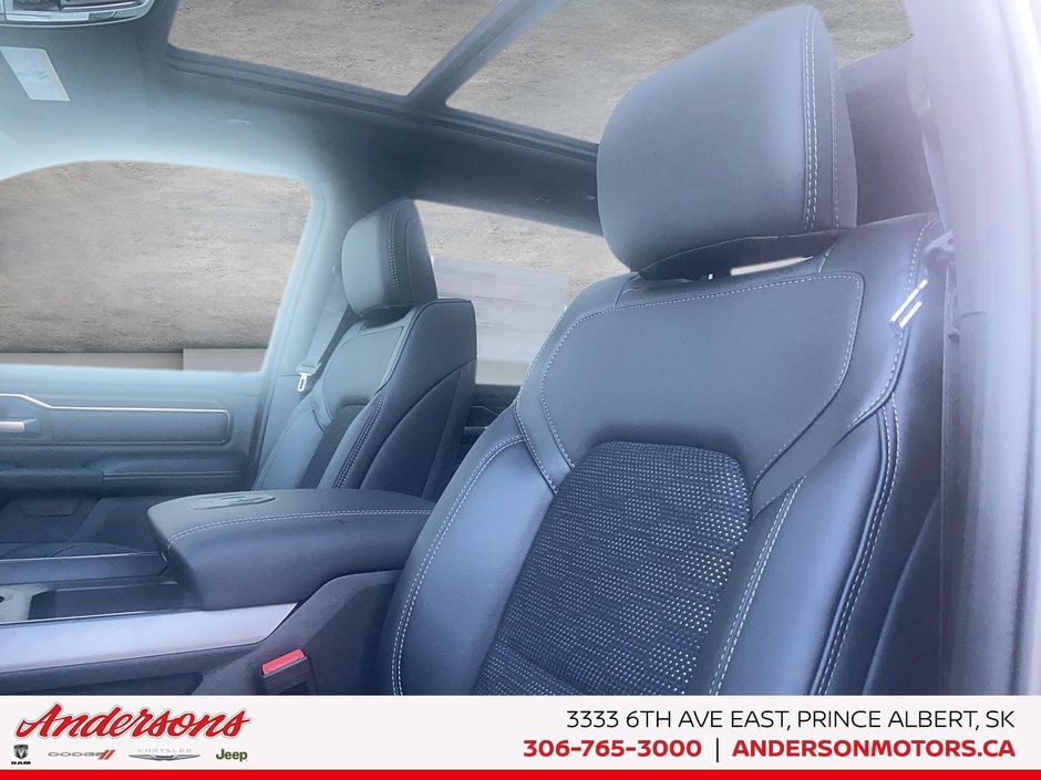 2026 Ram 1500 SPORT 3.0L Hurricane Twin Turbo I6 / Crew Cab / Panoramic Sunroof & Sport Performance Hood