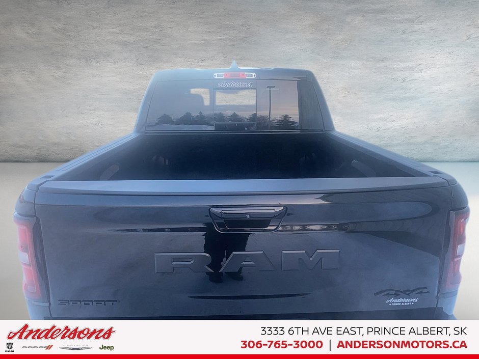 2026 Ram 1500 SPORT 3.0L Hurricane Twin Turbo I6 / Crew Cab / Panoramic Sunroof & Sport Performance Hood