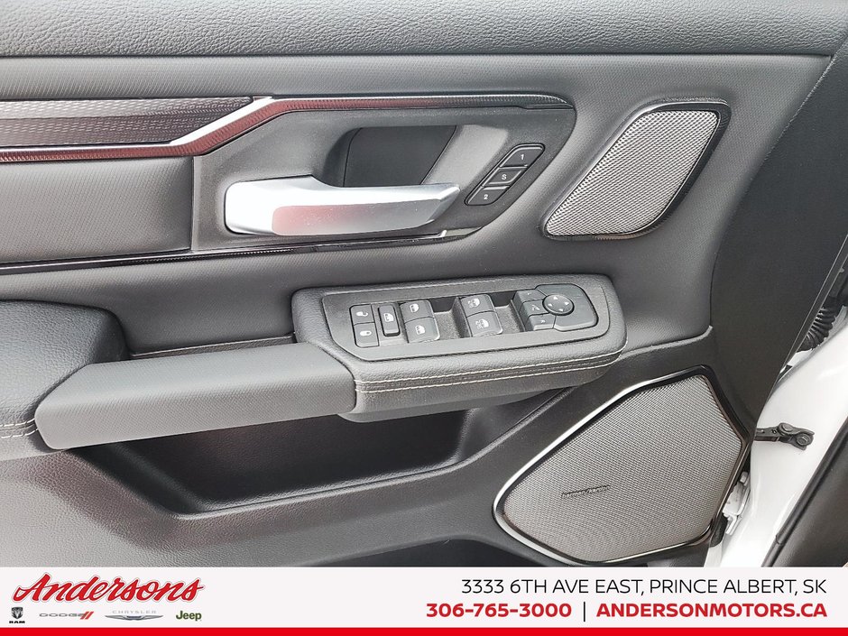 2026 Ram 1500 SPORT 3.0L Hurricane Twin Turbo I6 / Crew Cab / Mopar Side Steps / Panoramic Sunroof