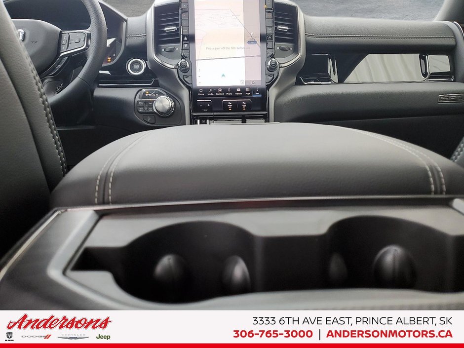 2026 Ram 1500 SPORT 3.0L Hurricane Twin Turbo I6 / Crew Cab / Mopar Side Steps / Panoramic Sunroof