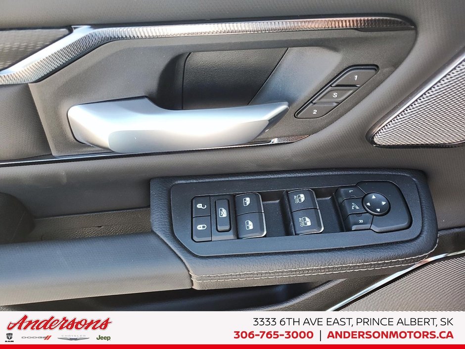 2026 Ram 1500 SPORT 3.0L Hurricane Twin Turbo I6 / Crew Cab / Night Edition / Deployable Running Boards