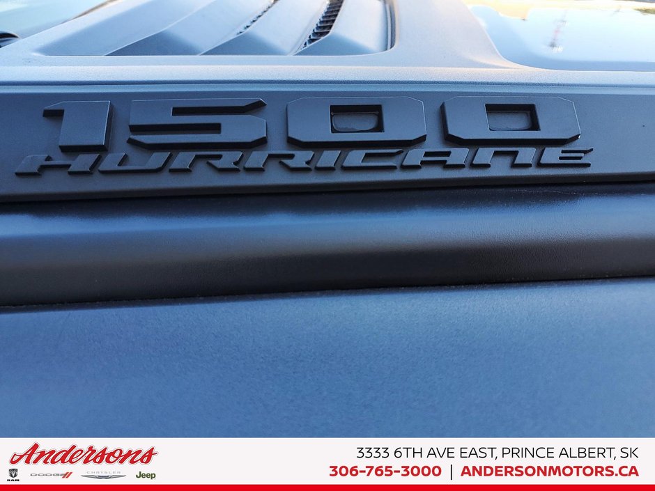 2026 Ram 1500 SPORT 3.0L Hurricane Twin Turbo I6 / Crew Cab / Night Edition / Deployable Running Boards