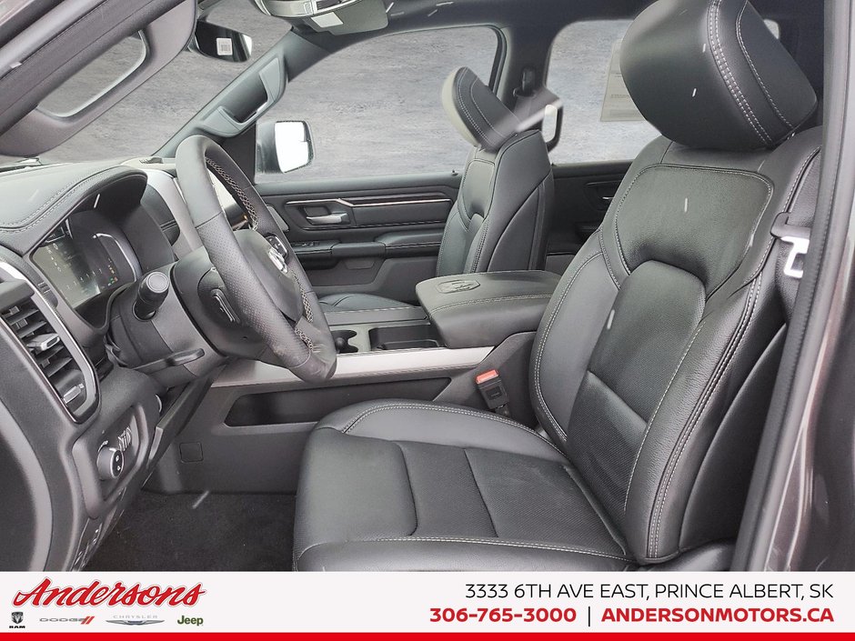 2026 Ram 1500 SPORT 3.0L Hurricane Twin Turbo I6 / Crew Cab / Mopar Side Steps / Panoramic Sunroof