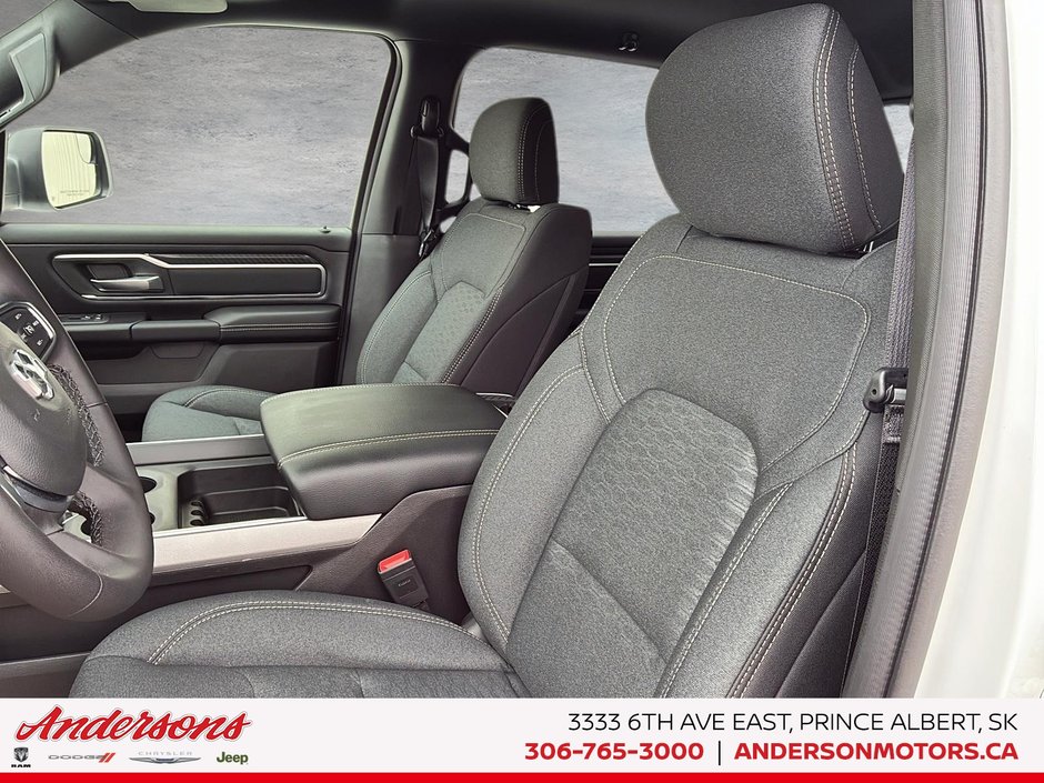 2026 Ram 1500 BIG HORN 3.0L Hurricane Twin Turbo I6 / Crew Cab / Heated Seats & Heated Steering Wheel