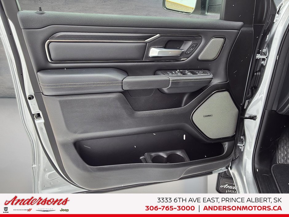 2026 Ram 1500 SPORT 5.7L HEMI V8 w/ eTorque / Dual-Pane Panoramic Sunroof / Leather-Faced Heated Seats