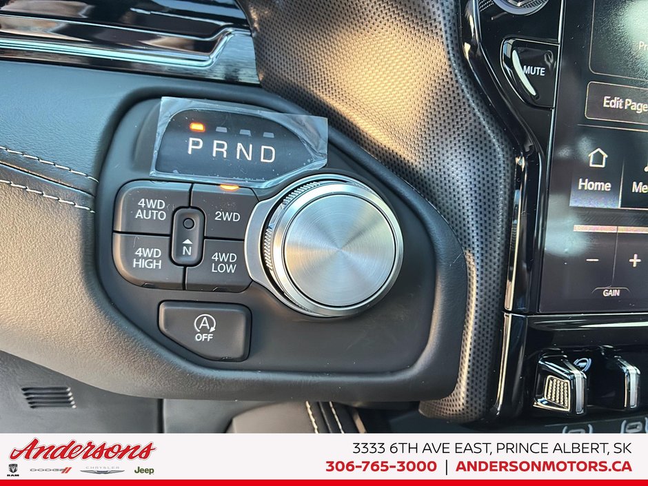 2026 Ram 1500 LIMITED 5.7L HEMI V8 / Crew Cab / Surround View Camera / Panoramic Sunroof