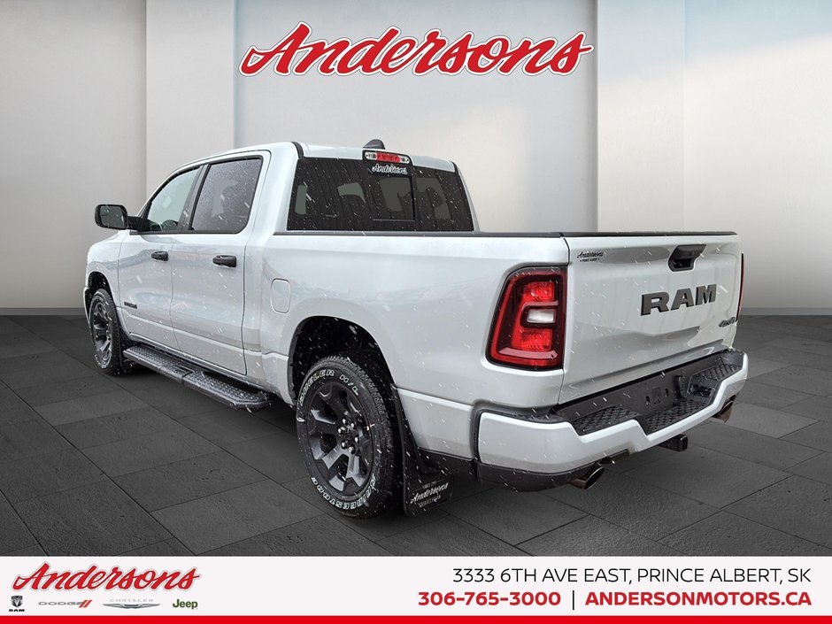 2026 Ram 1500 EXPRESS 3.0L Hurricane Twin Turbo / Crew Cab / Black Express Styling & Mopar Side Steps