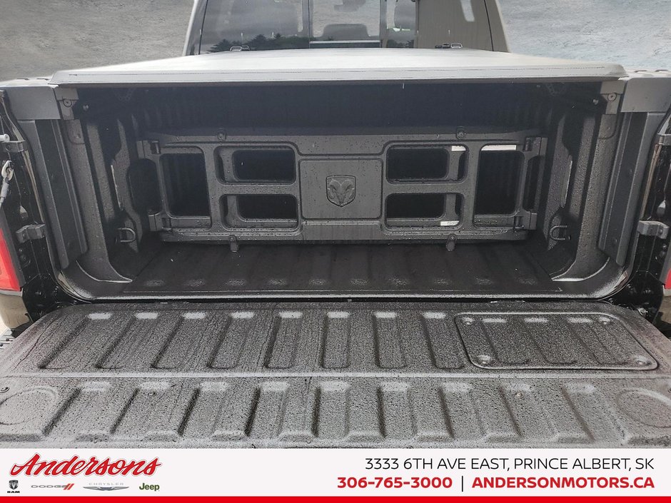2026 Ram 1500 TUNGSTEN 3.0L Twin Turbo / Crew Cab / Deployable Bed Step