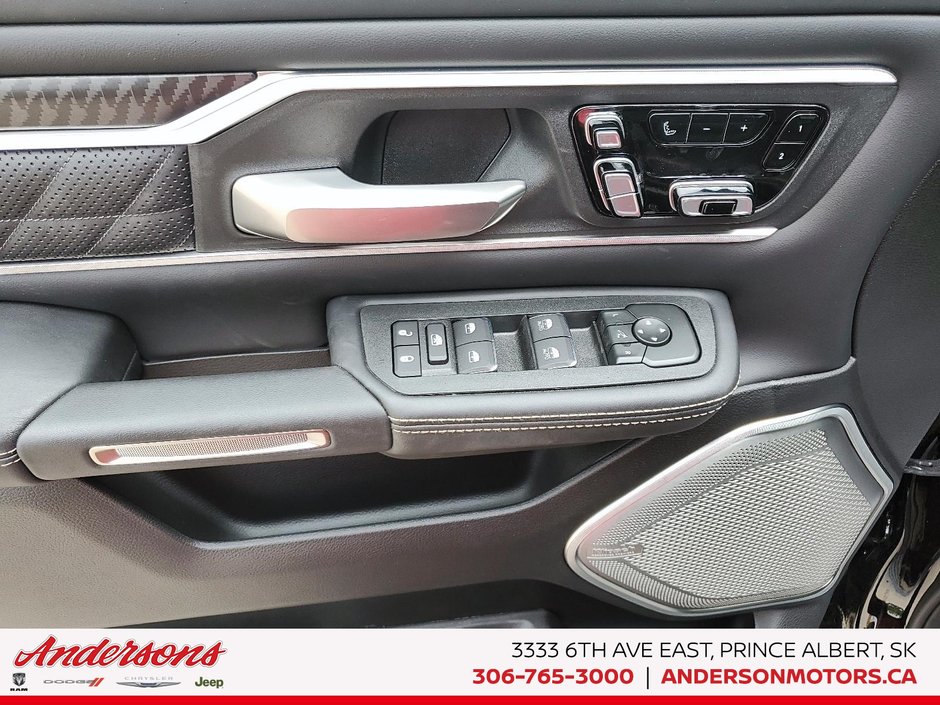 2026 Ram 1500 TUNGSTEN 3.0L Twin Turbo / Crew Cab / Deployable Bed Step