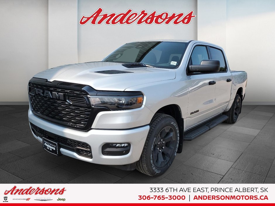 2026 Ram 1500 EXPRESS 3.0L Hurricane Twin-Turbo / Side Steps / Blacked Out