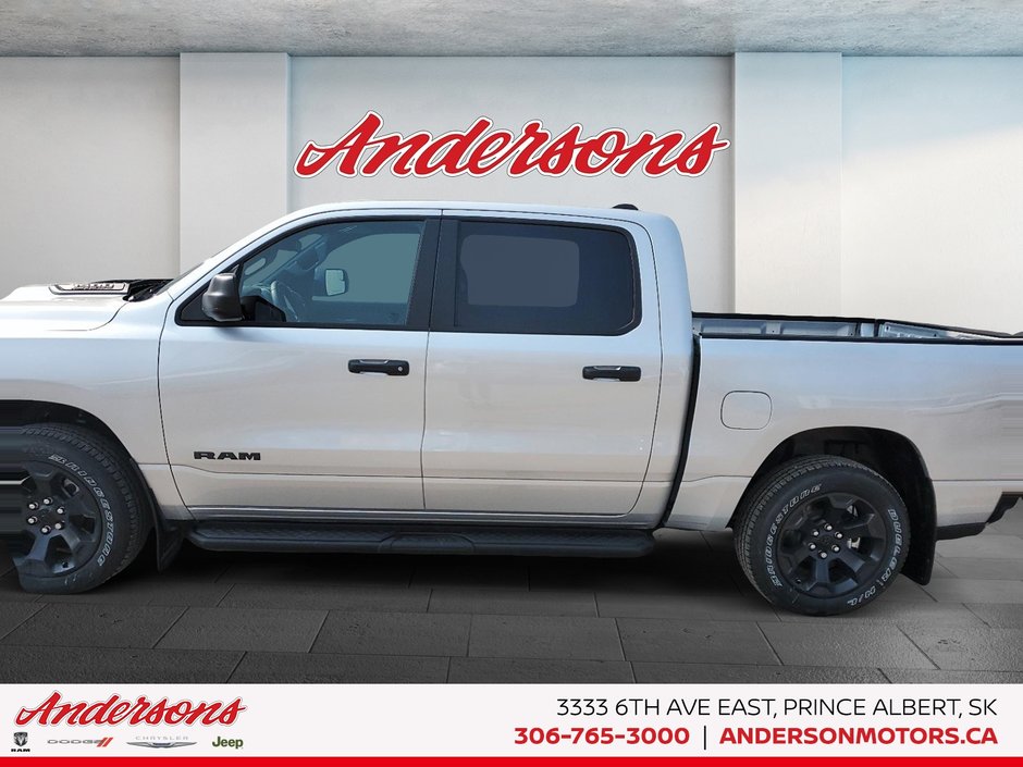 2026 Ram 1500 EXPRESS 3.0L Hurricane Twin-Turbo / Side Steps / Blacked Out