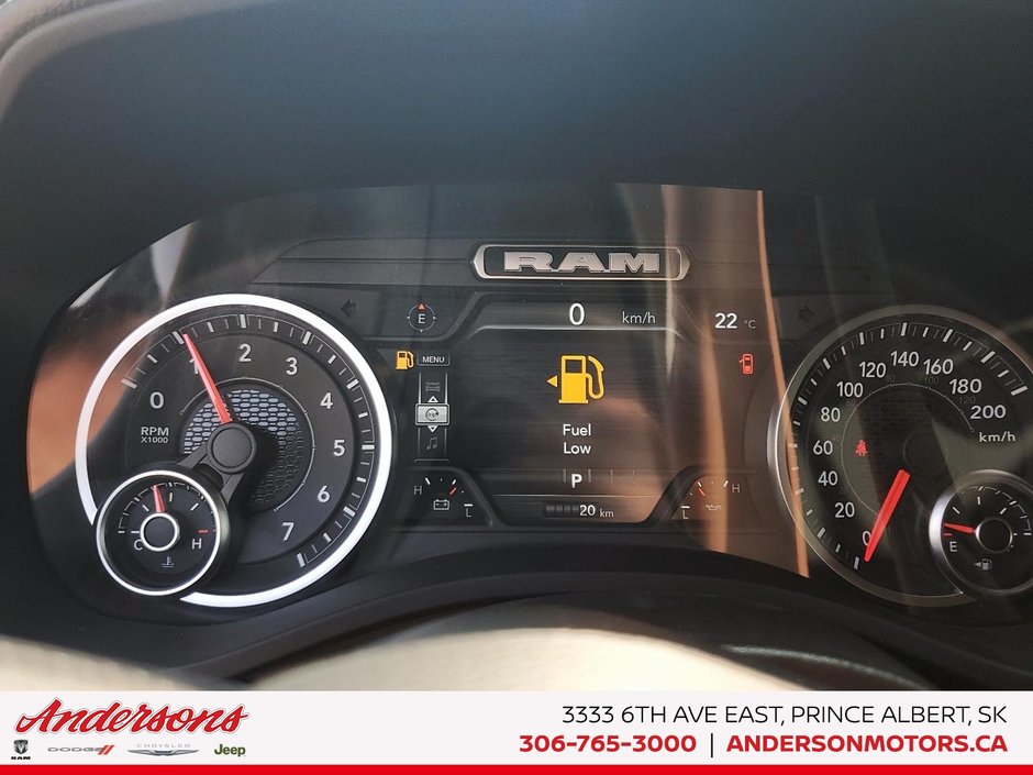 2026 Ram 1500 EXPRESS 3.0L Hurricane Twin-Turbo / Side Steps / Blacked Out