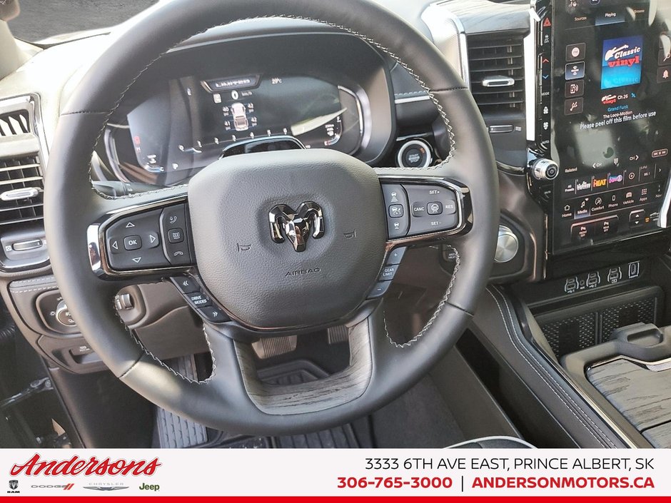 2026 Ram 1500 LIMITED 5.7L HEMI / Crew Cab / Heads-Up Display