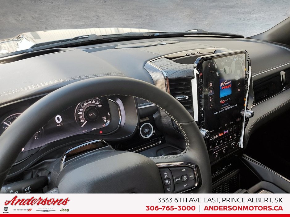 2026 Ram 1500 LIMITED 5.7L HEMI / Crew Cab / Heads-Up Display