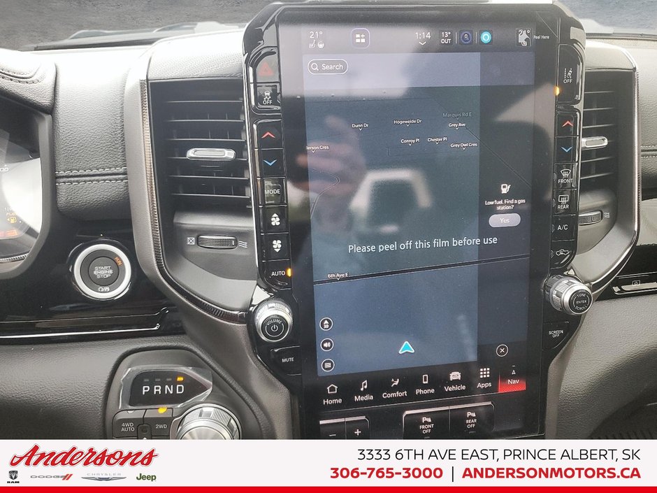 2026 Ram 1500 REBEL 5.7L / Crew Cab / 19-speaker Harman/Kardon Audio