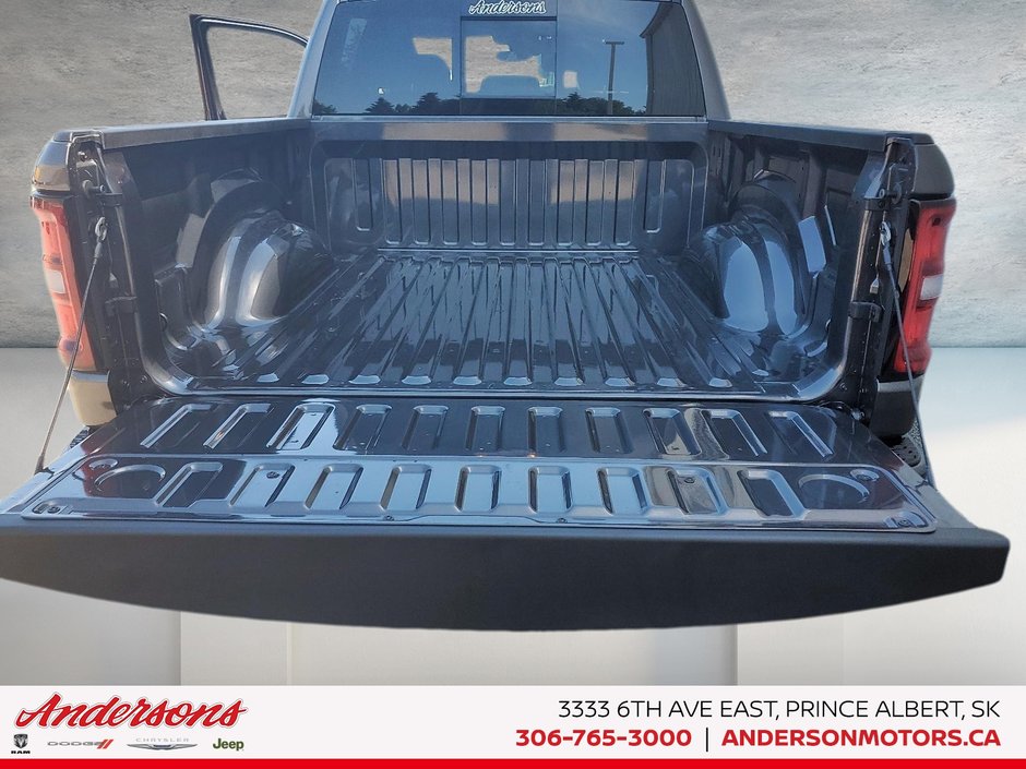 2026 Ram 1500 BIG HORN 3.0L Twin Turbo / Crew Cab / ParkSense