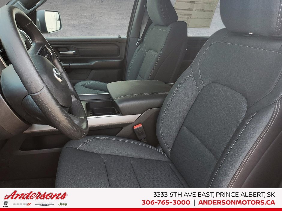 2026 Ram 1500 EXPRESS 3.0L Turbo / Crew Cab / ParkSense