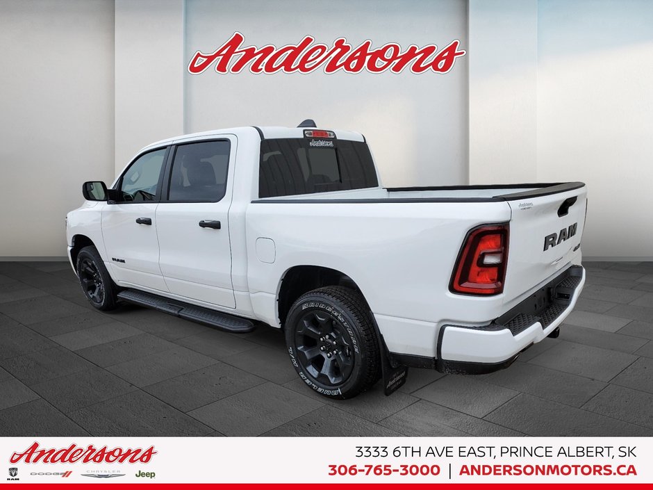2026 Ram 1500 EXPRESS Black Express / Sport Hood / Side Steps