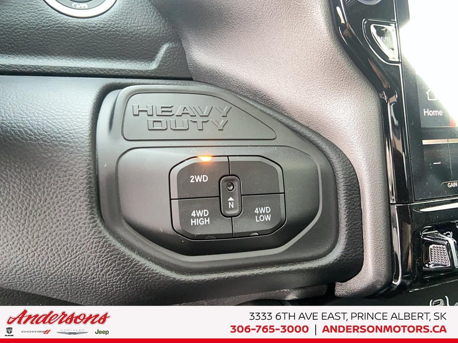 2026 Ram 2500 LARAMIE 6.7L Cummins Turbo-Diesel / Mega Cab / Leather-Faced / Night Edition