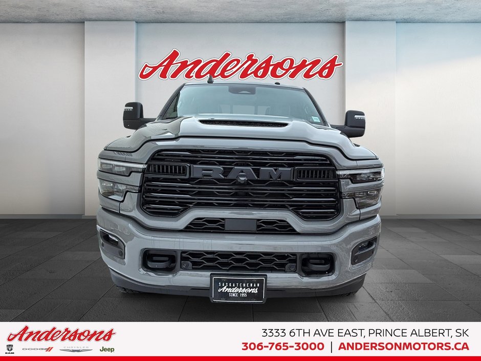 2026 Ram 2500 LARAMIE 6.7L Cummins Turbo-Diesel / Crew Cab / Leather-faced / Night Edition