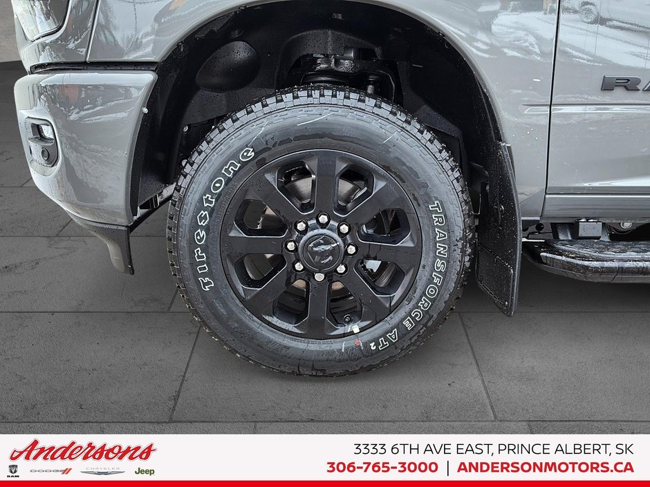 2026 Ram 2500 LARAMIE 6.7L Cummins Turbo-Diesel / Crew Cab / Leather-faced / Night Edition