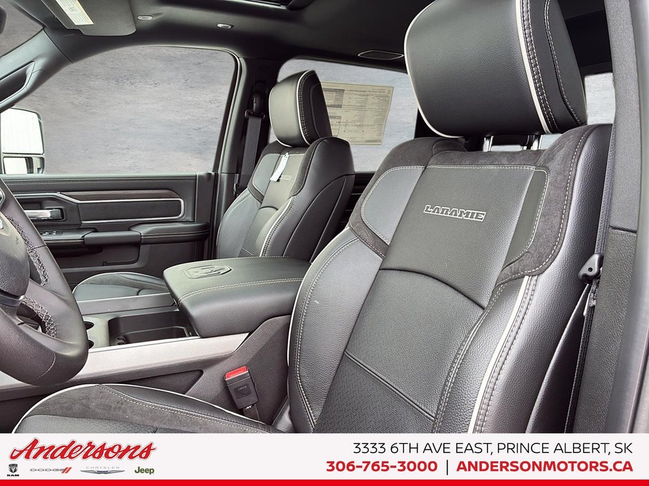 2026 Ram 2500 LARAMIE 6.7L Cummins Turbo-Diesel / Crew Cab / Leather-faced / Night Edition