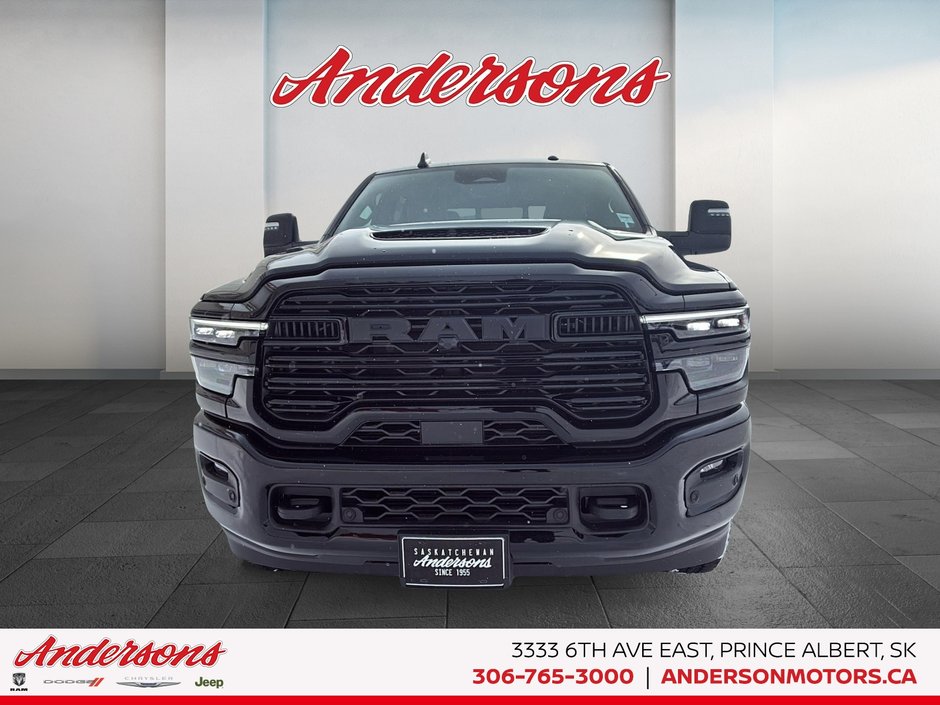 2026 Ram 2500 LARAMIE 6.7L Cummins Turbo-Diesel / Crew Cab / Leather-Faced / Night Edition