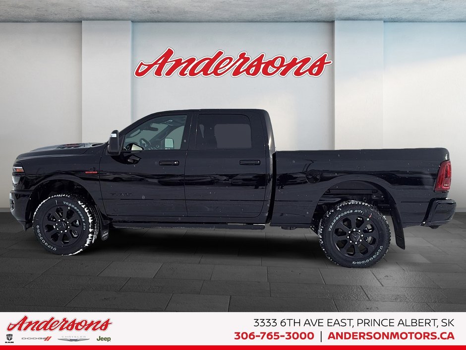 2026 Ram 2500 LARAMIE 6.7L Cummins Turbo-Diesel / Crew Cab / Leather-Faced / Night Edition