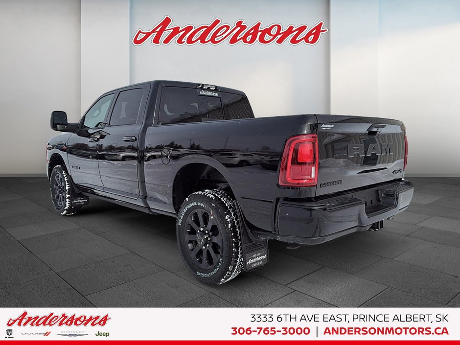 2026 Ram 2500 LARAMIE 6.7L Cummins Turbo-Diesel / Crew Cab / Leather-Faced / Night Edition