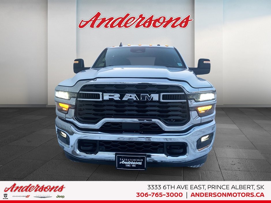 2026 Ram 3500 BIG HORN 6.7L Cummins Turbo-Diesel / Crew Cab / Cloth
