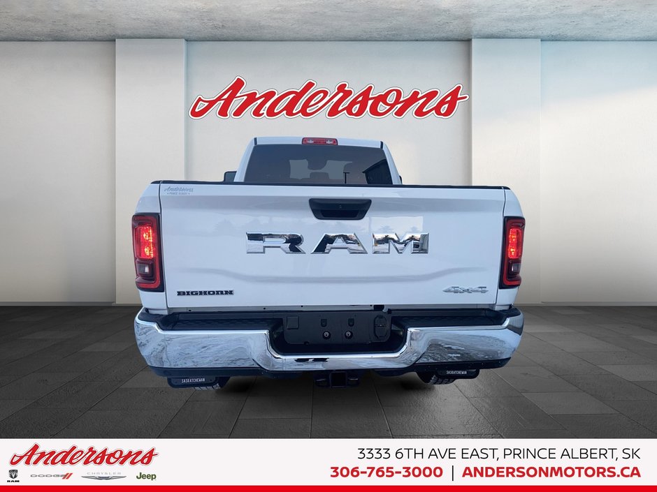 2026 Ram 3500 BIG HORN 6.7L Cummins Turbo-Diesel / Crew Cab / Cloth