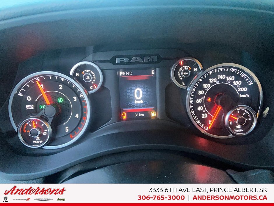 2026 Ram 3500 BIG HORN 6.7L Cummins Turbo-Diesel / Crew Cab / Cloth