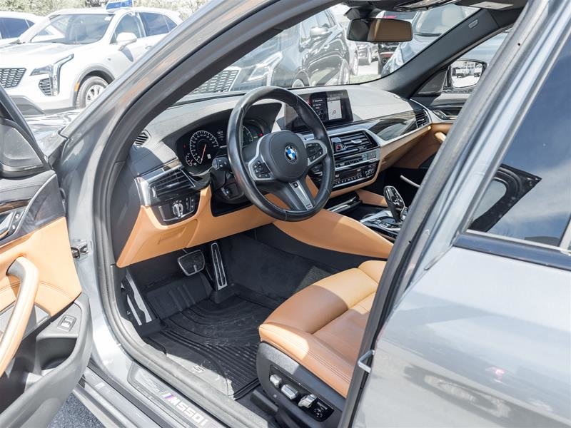 2019 BMW M550i xDrive-10
