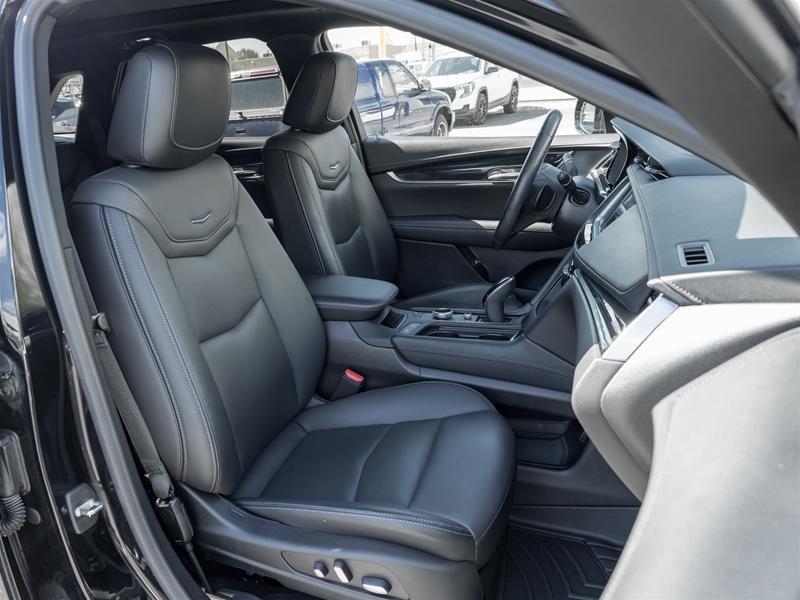 2022 Cadillac XT5 AWD Premium Luxury-23